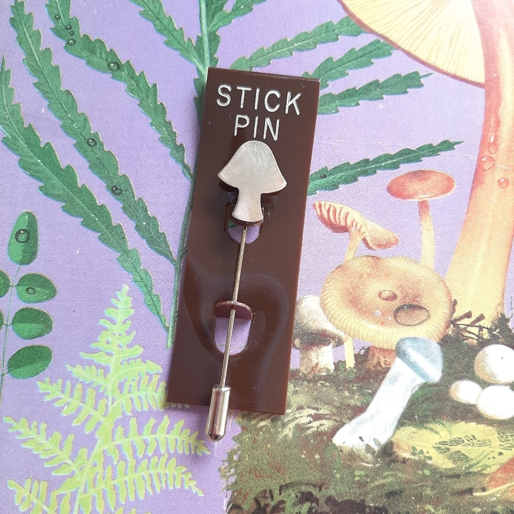 🍄VTG Mod Gold Tone Mushroom Stick Pin New